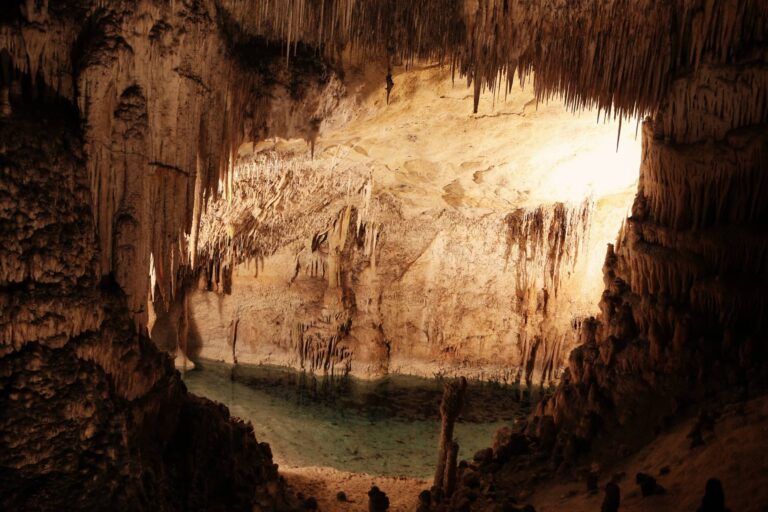 Grottes de Remouchamps et ses stalagmites